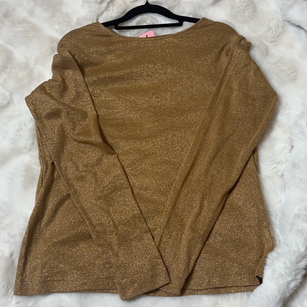 White stag Gold round neck/ long sleeve top. Size 8-10